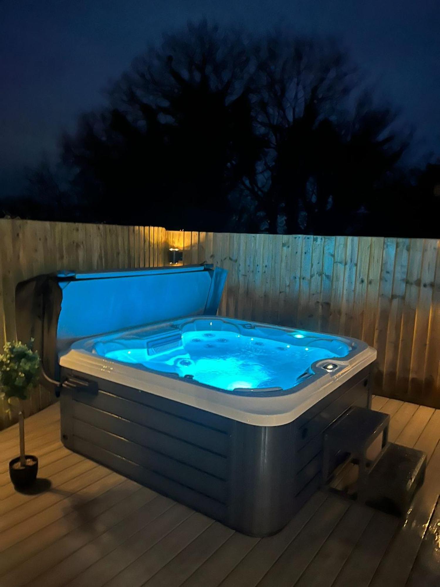 No 1 The Paddock - Spacious Holiday Home With A Hot Tub Bude Kültér fotó